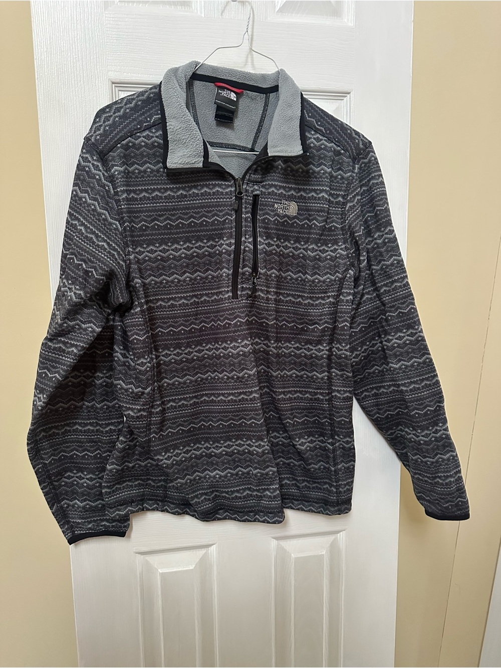 The North Face Men's Gray Patterned Quarter-Zip Fleece Jacket size large